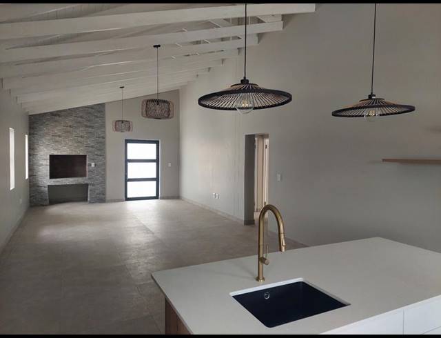 3 BEDROOM HOUSE FOR SALE IN SHELLEY POINT